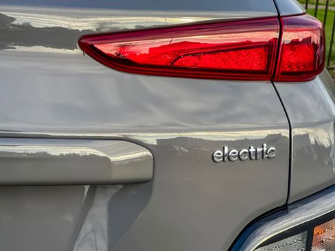 Used 2023 Hyundai Kona SE image 26