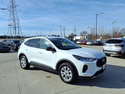 Used 2025 Ford Escape Active image 1