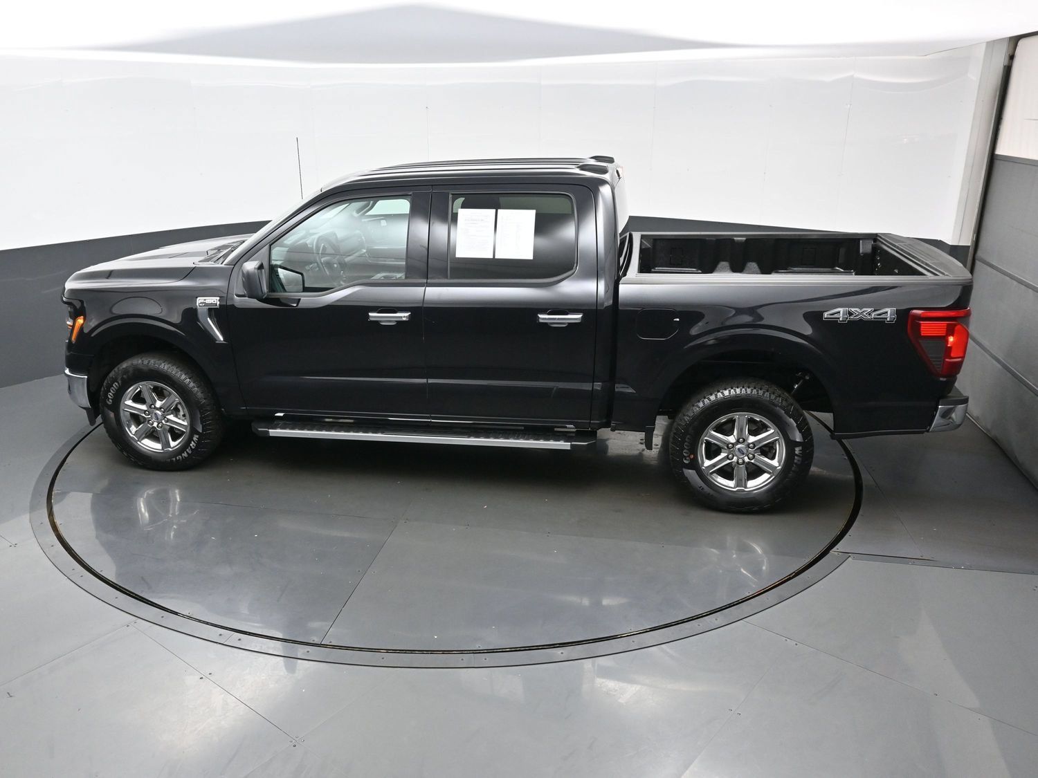 Used 2025 Ford F150 XLT w/ Equipment Group 301A Standard AWD/4WD image 33
