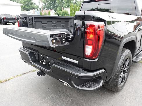 Used 2024 GMC Sierra 1500 Elevation w/ Elevation Premium Package AWD/4WD image 29