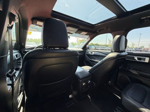 Used 2020 Ford Explorer XLT w/ Equipment Group 202A AWD/4WD image 25