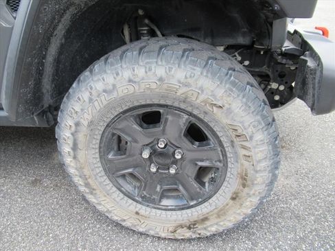 Used 2021 Jeep Gladiator Mojave w/ Trailer Tow Package AWD/4WD image 5