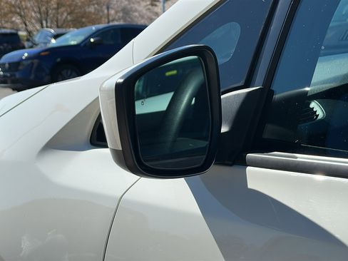 Certified 2022 Nissan Leaf S image 11