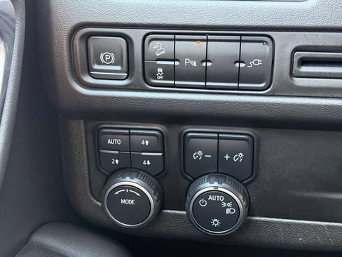 Used 2021 Chevrolet Tahoe Z71 AWD/4WD image 28