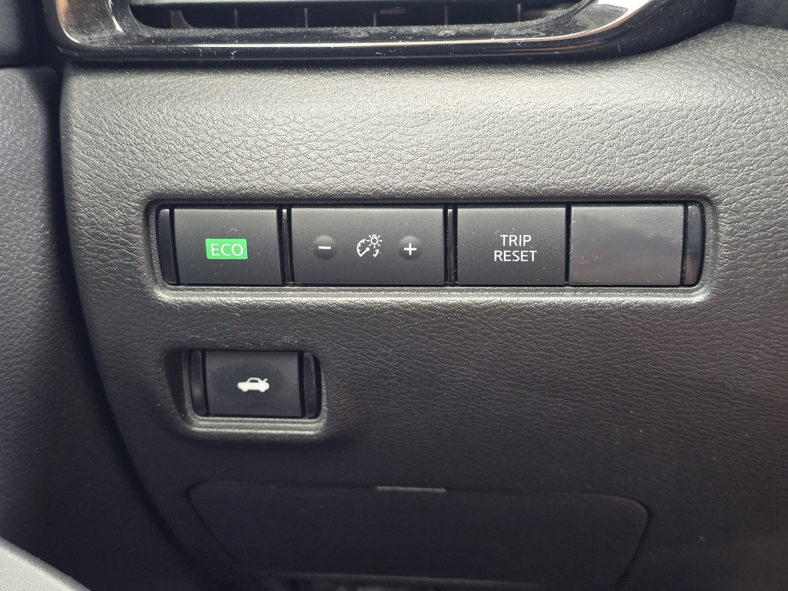 Used 2024 Nissan Sentra SV FWD image 22
