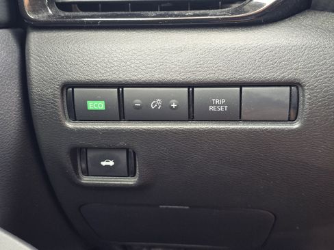 Used 2024 Nissan Sentra SV FWD image 22
