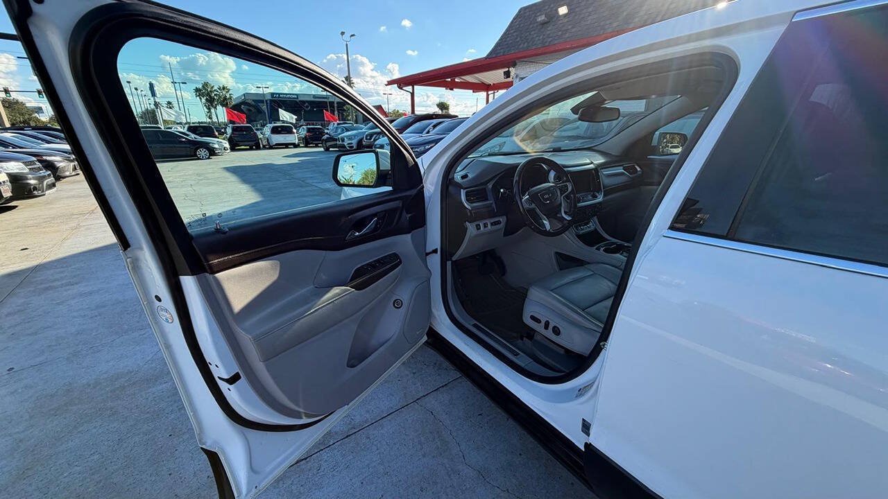 Used 2020 GMC Acadia SLT w/ Driver Alert Package II FWD image 9