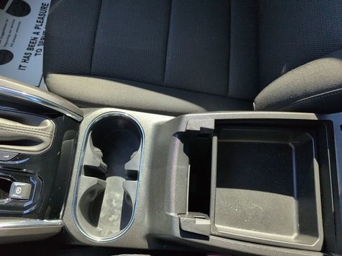 Used 2024 GMC Canyon Elevation w/ Convenience Package image 19