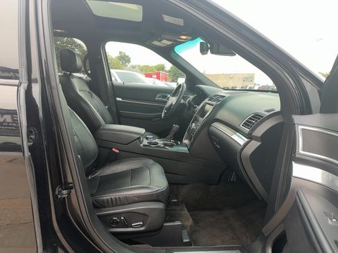 Used 2016 Ford Explorer Limited w/ Equipment Group 301A AWD/4WD image 26