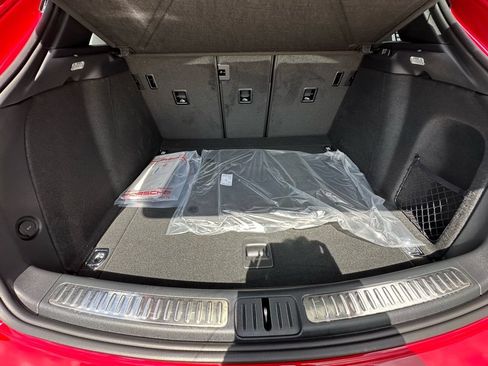 Used 2026 Porsche Macan AWD/4WD image 38
