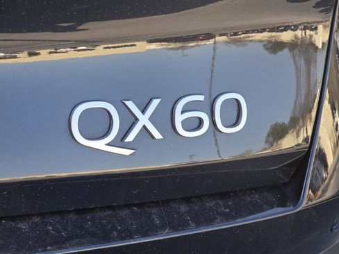 Certified 2026 INFINITI QX60 Luxe w/ Family Package image 11