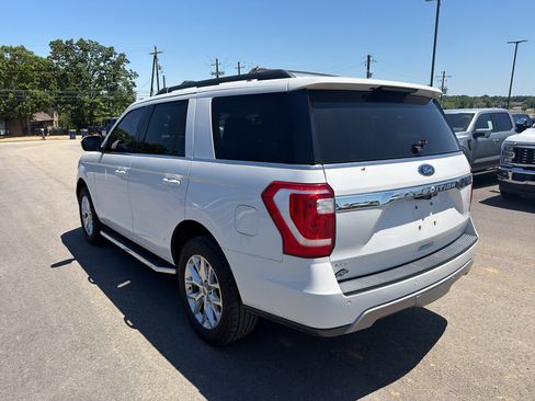 Used 2021 Ford Expedition XLT RWD image 2