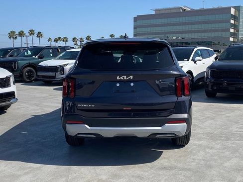 New 2026 Kia Sorento LX FWD image 5