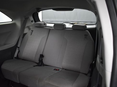 Used 2024 Toyota Sienna LE image 24