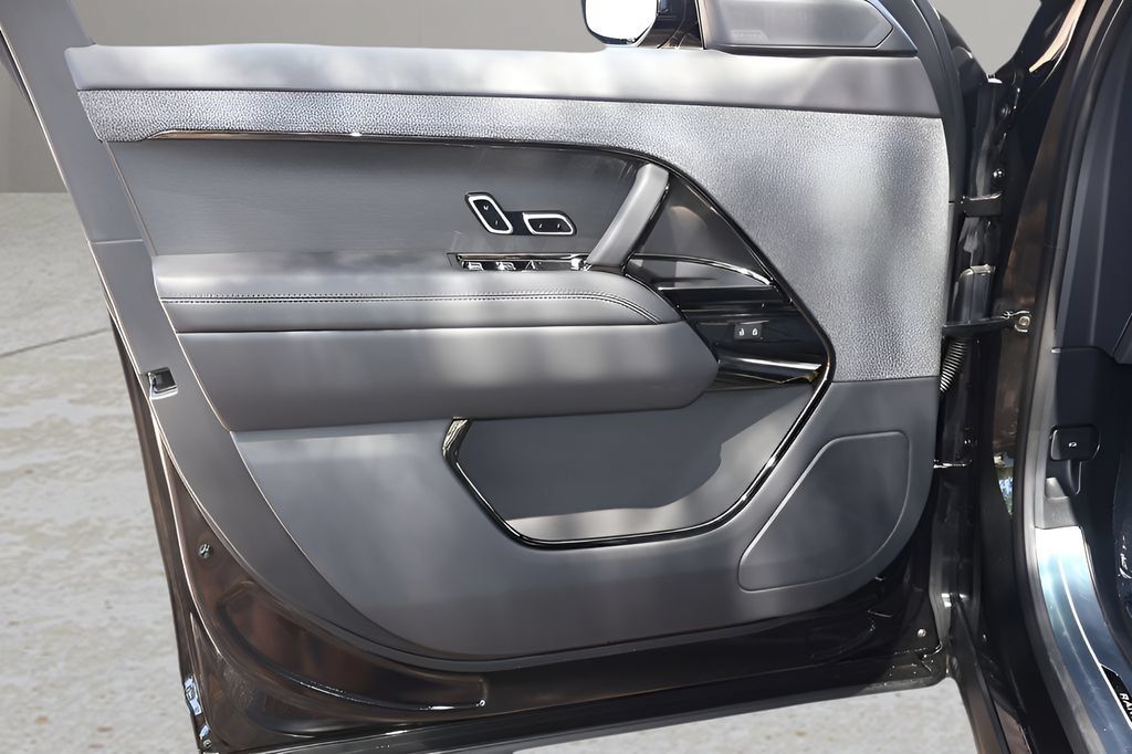 New 2026 Land Rover Range Rover Sport SE AWD/4WD image 9
