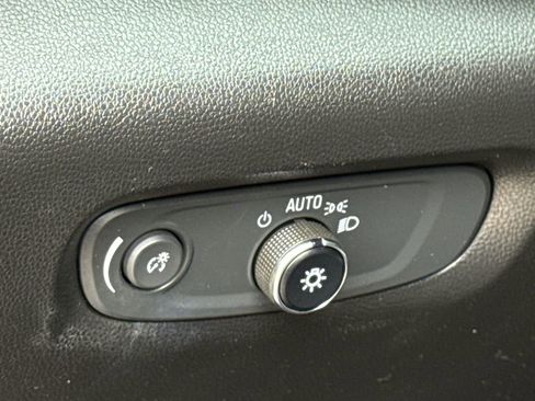 Used 2023 Chevrolet Traverse LT AWD/4WD image 25