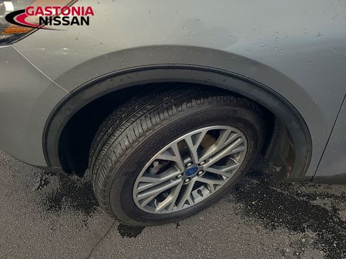 Used 2022 Ford Escape SEL image 17