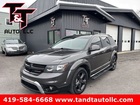 Used 2018 Dodge Journey Crossroad image 1