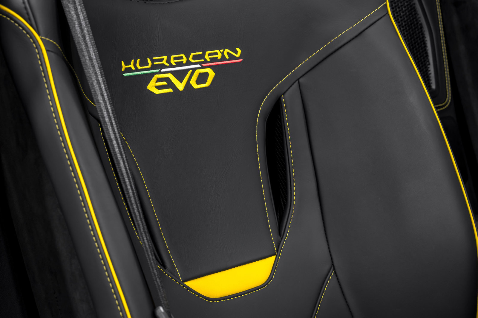 Used 2024 Lamborghini Huracan EVO AWD/4WD image 36