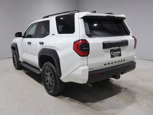 Used 2025 Toyota 4Runner SR5 AWD/4WD image 5