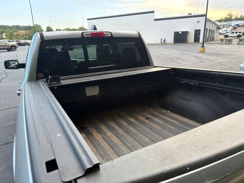 Used 2019 RAM 1500 Laramie AWD/4WD image 12