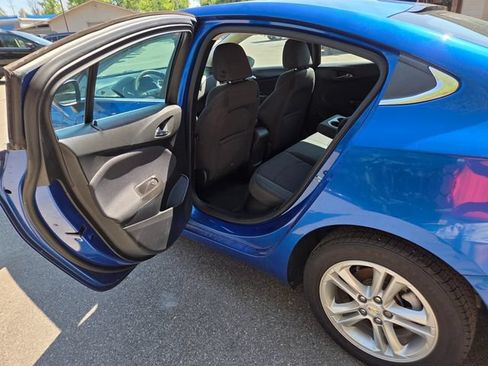 Used 2016 Chevrolet Cruze LT w/ Convenience Package FWD image 32