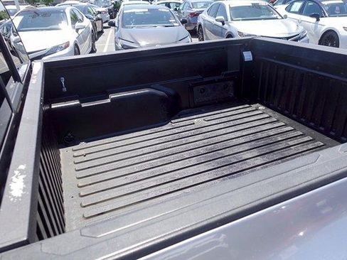 Used 2018 Toyota Tacoma SR5 RWD image 8