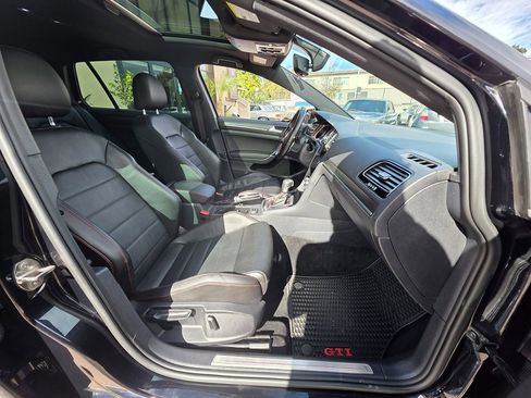 Used 2021 Volkswagen GTI SE image 16