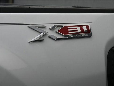 Used 2024 GMC Sierra 2500 SLT w/ SLT Convenience Package image 29