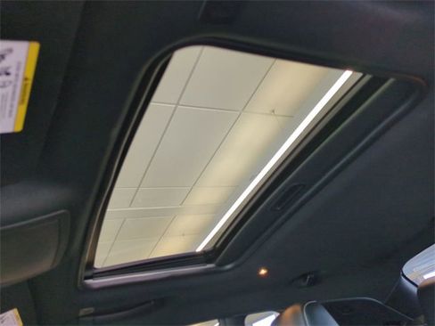 Used 2023 Dodge Challenger SRT Hellcat image 17