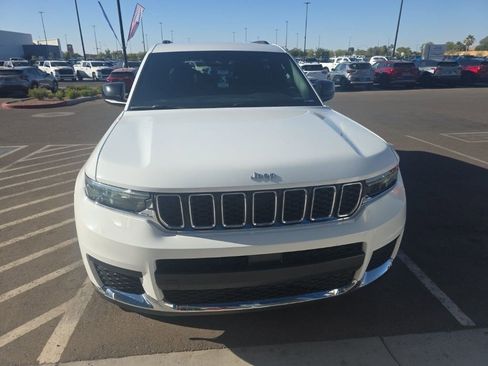 Used 2024 Jeep Grand Cherokee L Laredo AWD/4WD image 2