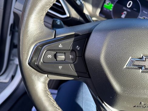 Used 2022 Chevrolet Bolt EUV LT w/ Comfort Package image 33