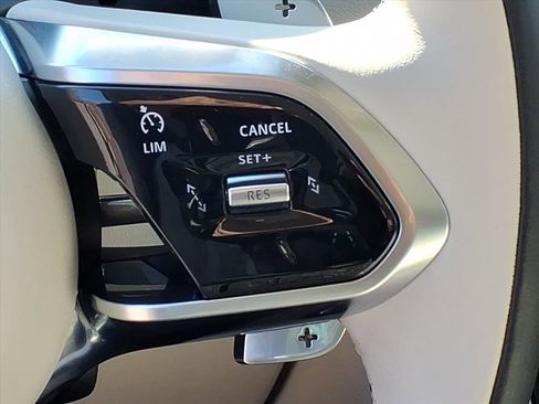 Certified 2023 Jaguar F-PACE S image 15