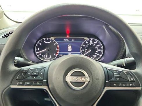 Used 2025 Nissan Sentra SV image 15