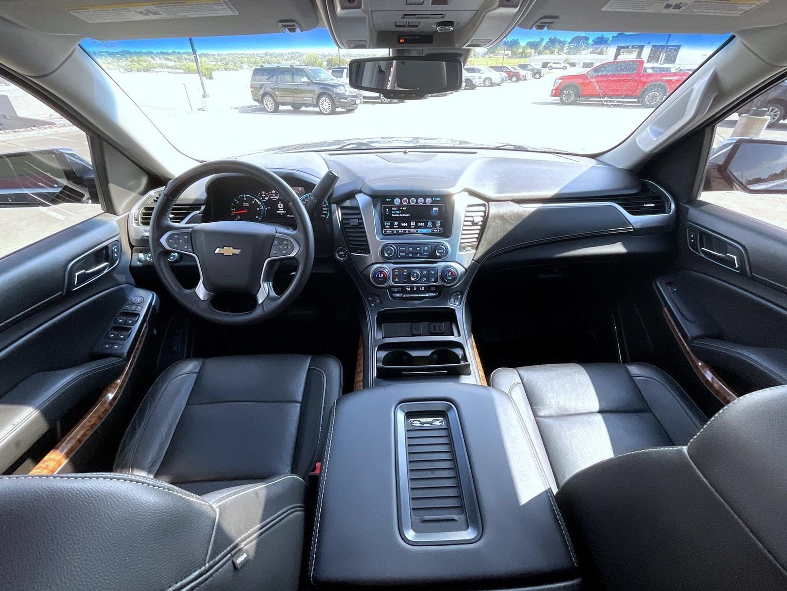 Used 2017 Chevrolet Suburban Premier AWD/4WD image 15