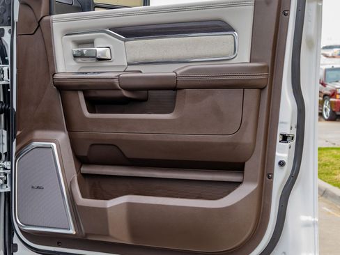 Used 2025 RAM 3500 Laramie image 37