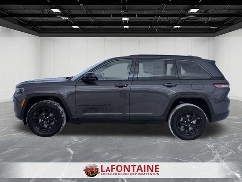 New 2026 Jeep Grand Cherokee Altitude AWD/4WD image 2