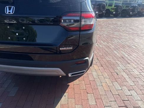 Used 2025 Honda Pilot Touring image 12