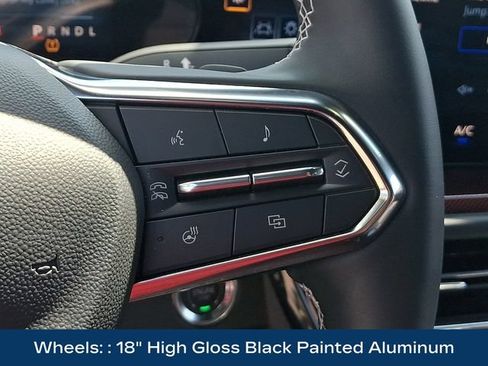 Used 2026 Chevrolet Traverse Z71 AWD/4WD image 8