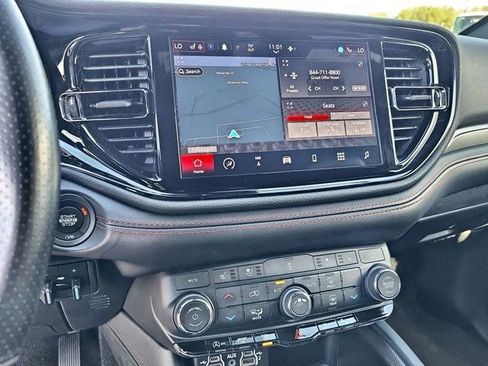 Used 2024 Dodge Durango GT AWD/4WD image 28