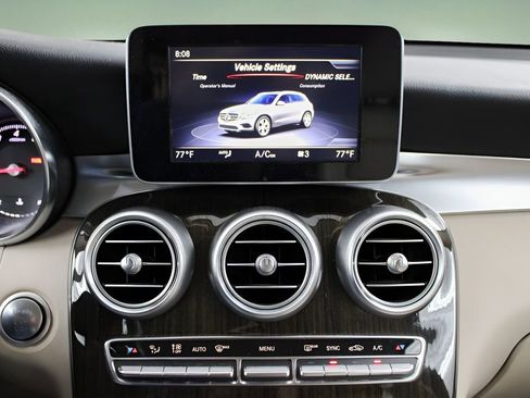 Used 2019 Mercedes-Benz GLC 300 image 26