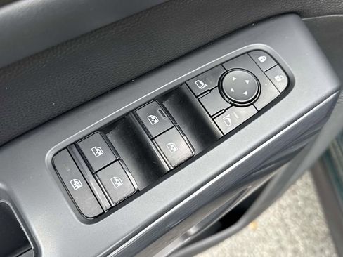 Used 2023 Nissan Pathfinder Rock Creek AWD/4WD image 9