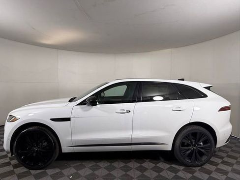 Used 2025 Jaguar F-PACE R-Dynamic S image 4