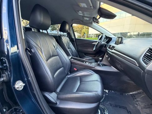 Used 2018 MAZDA MAZDA3 Touring FWD image 10