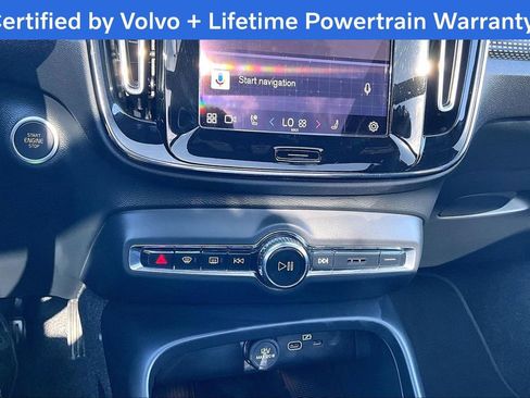 Certified 2025 Volvo XC40 B5 Plus image 40
