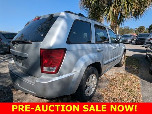 Used 2010 Jeep Grand Cherokee Laredo image 9