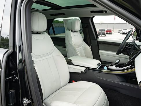 Used 2024 Land Rover Range Rover Sport SE AWD/4WD image 39