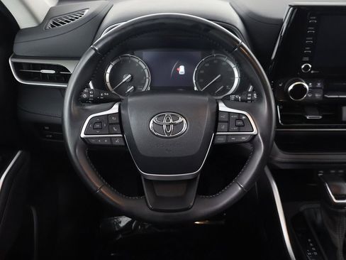 Used 2022 Toyota Highlander XLE image 39