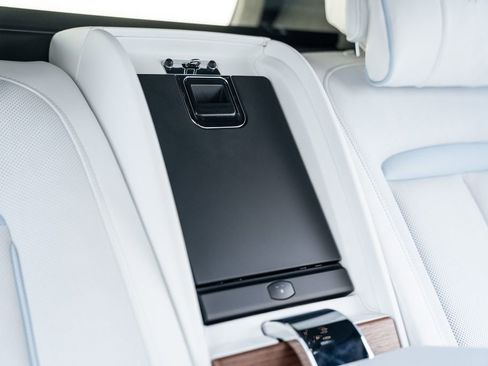 Used 2022 Rolls-Royce Cullinan image 52