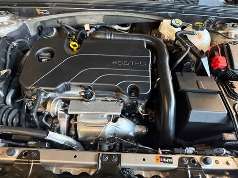 Used 2024 Chevrolet Malibu LT FWD image 24